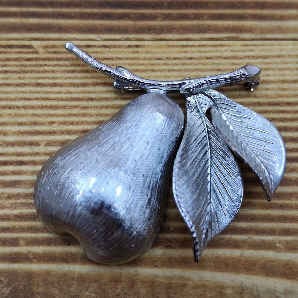 Vintage Giovanni Pear Brooch Pin Silver Tone Brushed Fruit Jewelry Signed MCM